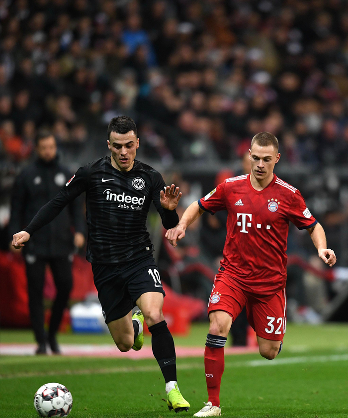 82岁前曼联球星中370万大奖 曾躲过慕尼黑空难（82岁前曼联名宿喜中370万大奖，曾在慕尼黑空难中幸存）