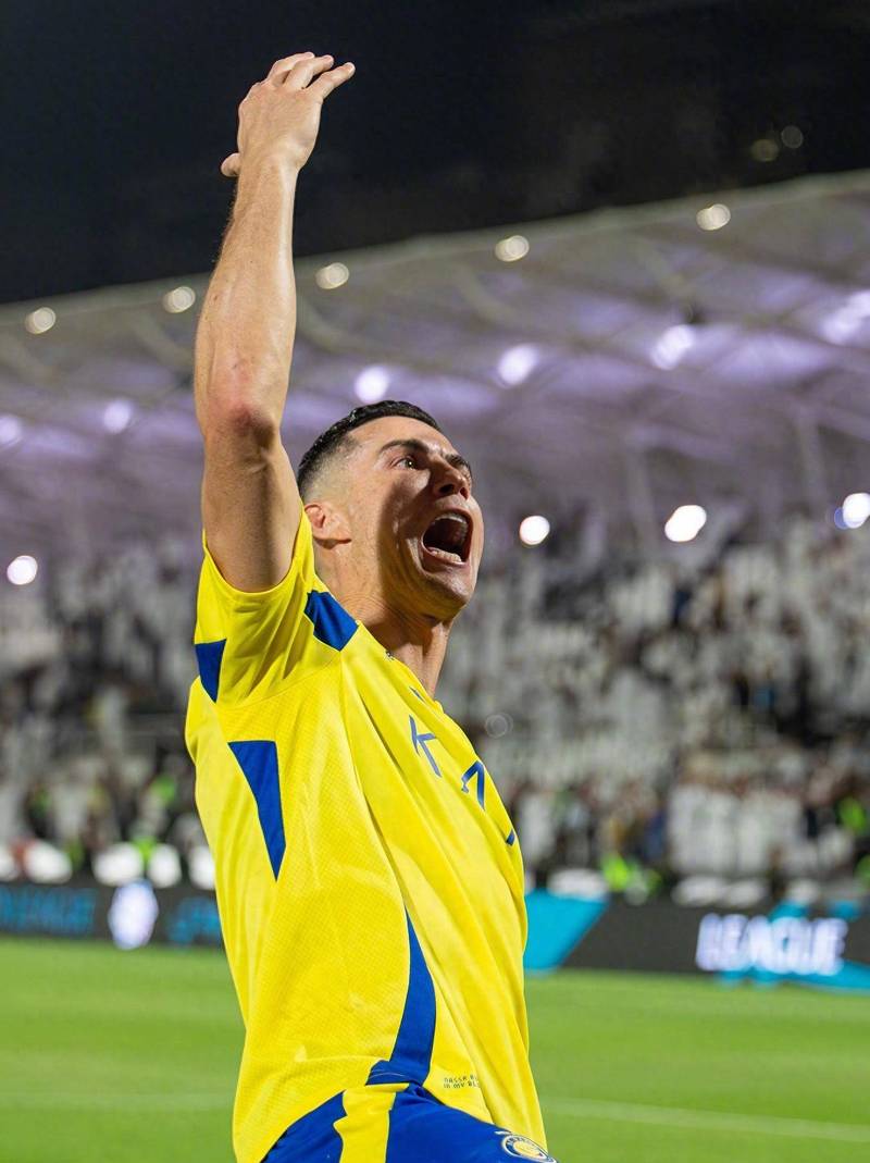 武汉三镇官宣：30岁前国脚合同到期离队，接近加盟中超第8（武汉三镇官方宣布：30岁前国脚合同到期离队，或将加盟中超第八名球队）